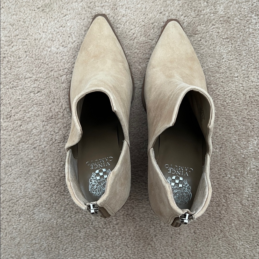 Vince Camuto tan suede booties - Picture 3 of 5